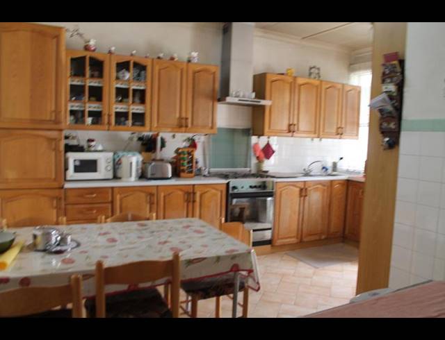 6 BEDROOM HOUSE FOR SALE IN BEZUIDENHOUT VALLEY